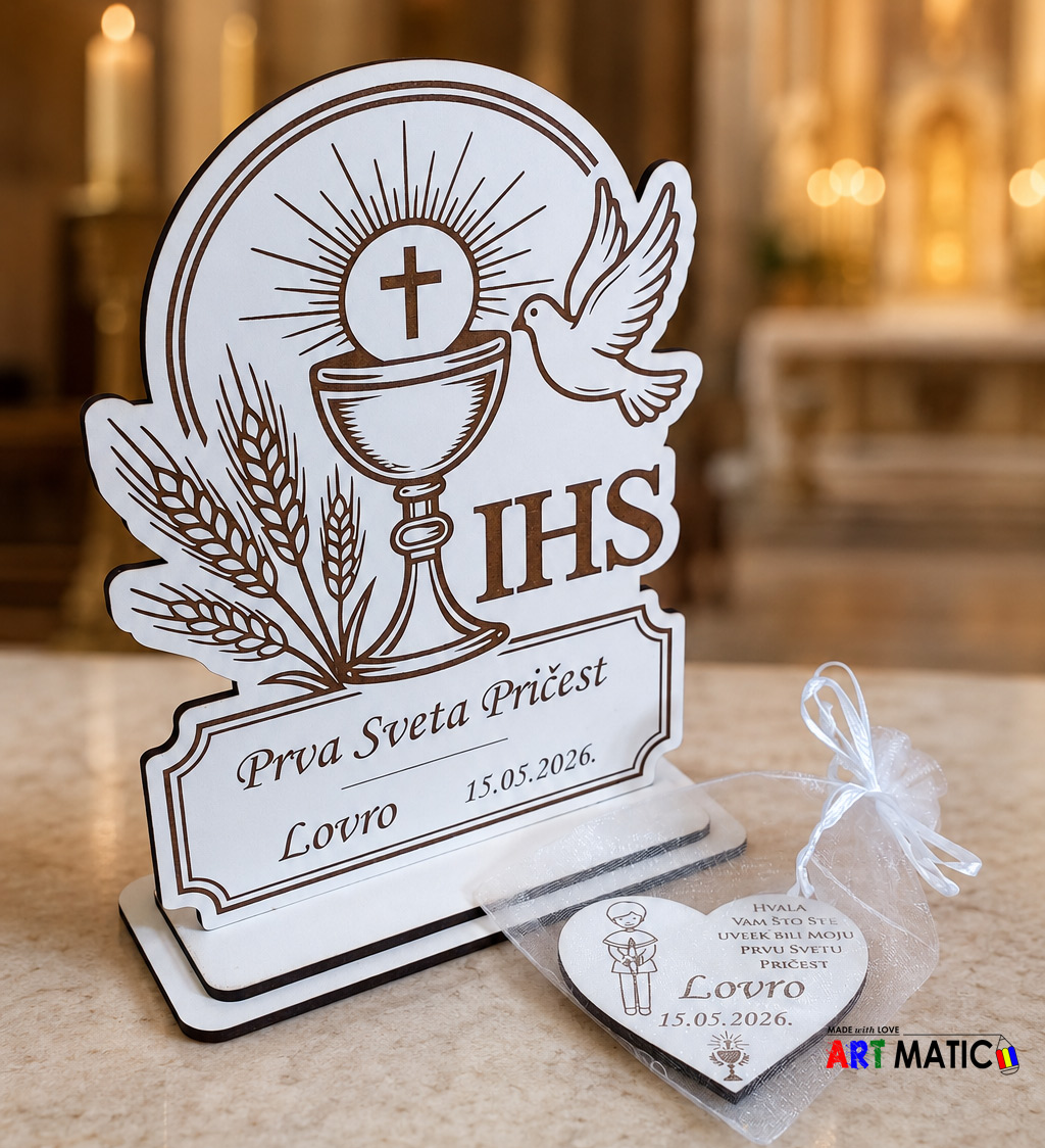 personalizirani-poklon-pricast-ihs-drvo-art-matic Personalizirana drvena dekoracija IHS za Prvu Svetu Pričest s graviranim imenom – stolni ukras, Art-Matic